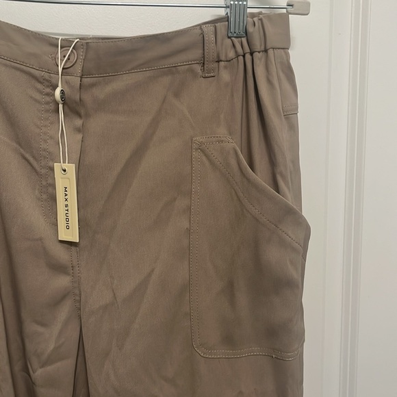 Max Studio Women's Soft Twill Cargo Jogger Pant Beige Tan Size Large NWT - Picture 5 of 11